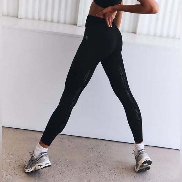 FP Movement by Free People Pants - FP MOVEMENT Black High Rise 7/8 Length Good Karma Leggings XS/S